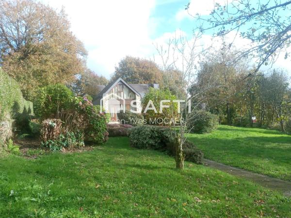 CARHAIX PLOUGUER (29270) ; Superbe propriété d'architecte en situation privilégiée.