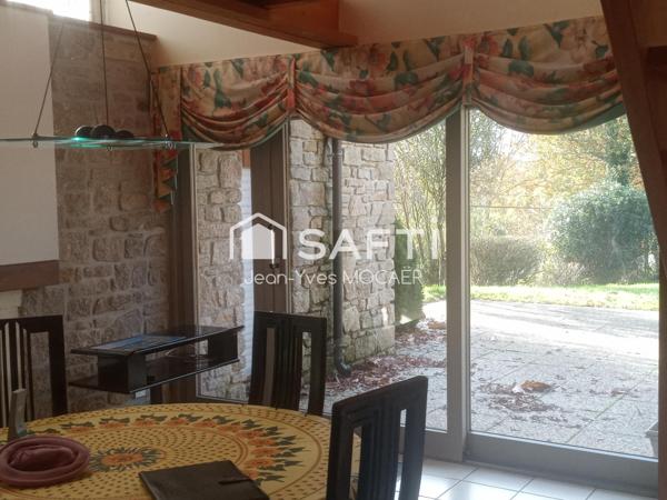 CARHAIX PLOUGUER (29270) ; Superbe propriété d'architecte en situation privilégiée.