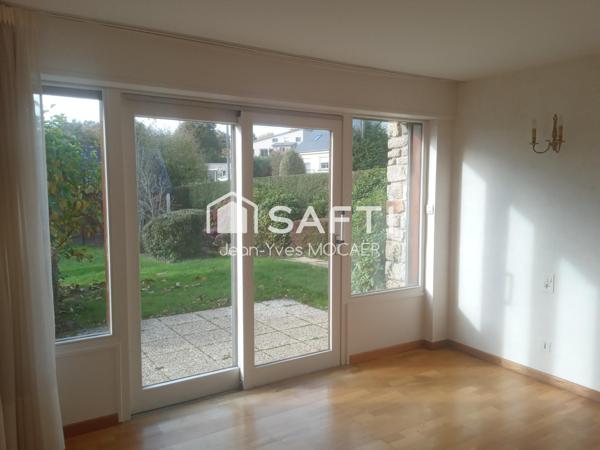 CARHAIX PLOUGUER (29270) ; Superbe propriété d'architecte en situation privilégiée.