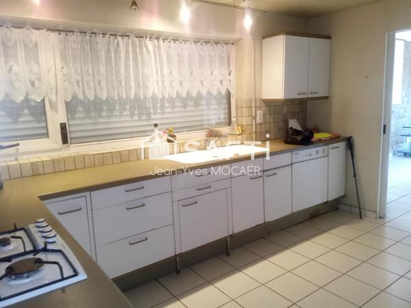 CARHAIX PLOUGUER (29270) ; Superbe propriété d'architecte en situation privilégiée.