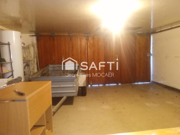 CARHAIX PLOUGUER (29270) ; Superbe propriété d'architecte en situation privilégiée.