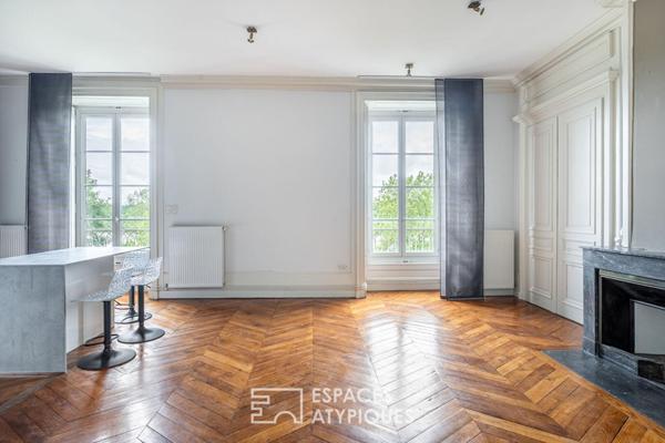 Appartement de caractère avec vue sur la Saône, au coeur de Fareins