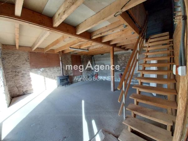 Maison à LE VERNET CHAMEANE, 63580 - 7 pièces 170m²