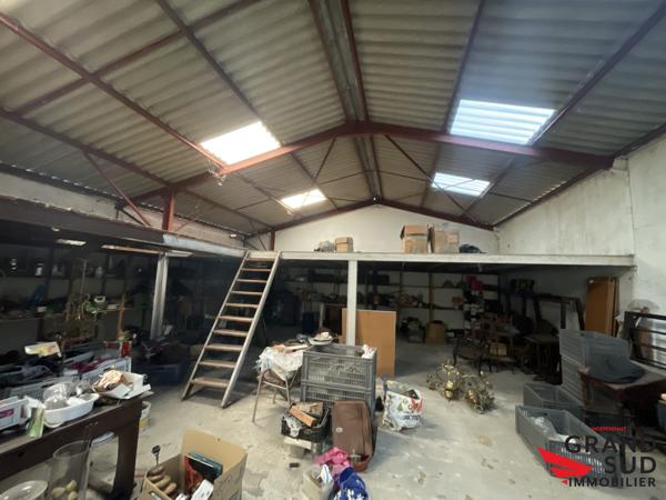 Ensemble immobilier maison, Hangar avec jardin