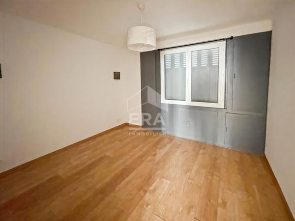 T2 + local commercial loué + cave de 25 m2 - Proche place Sébastopol