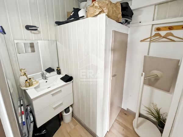 T2 + local commercial loué + cave de 25 m2 - Proche place Sébastopol