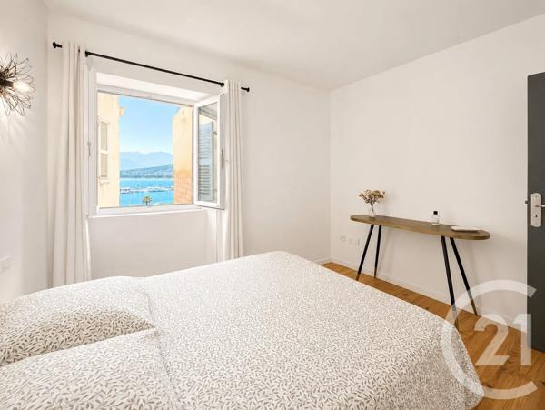 Appartement T4 à vendre  4 pièces - 80,81 m 2   CALVI  - 202