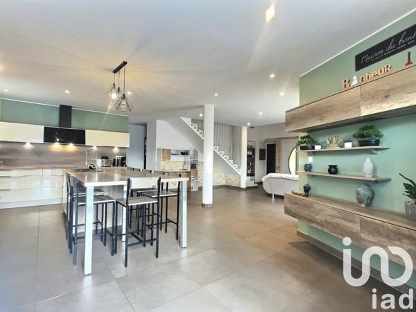 Maison traditionnelle 5 pièces de 165 m² à Saint-Martin-de-Crau (13310)