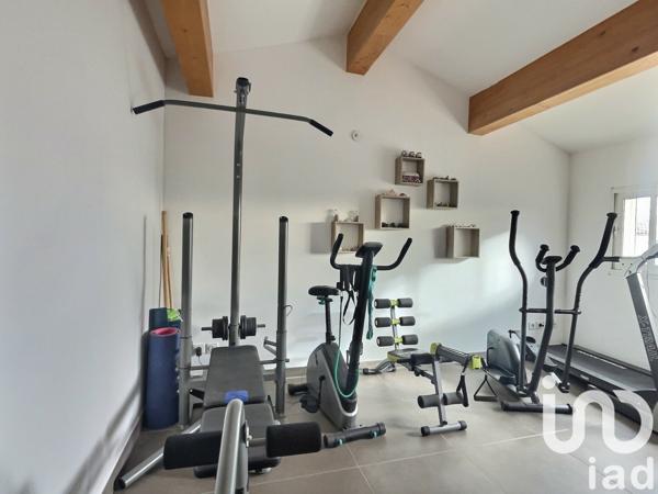 Maison traditionnelle 5 pièces de 165 m² à Saint-Martin-de-Crau (13310)