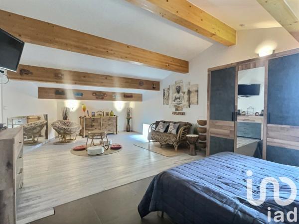 Maison traditionnelle 5 pièces de 165 m² à Saint-Martin-de-Crau (13310)