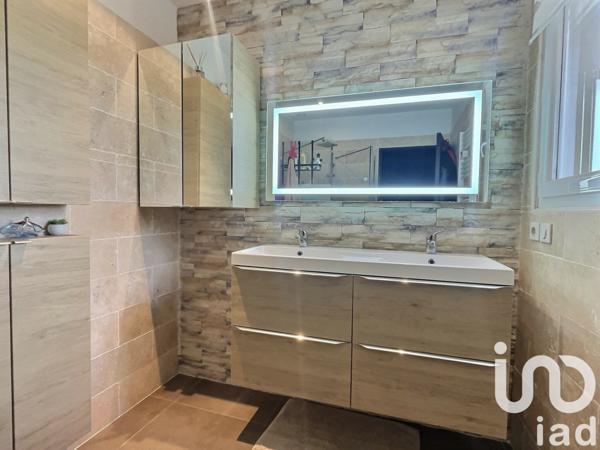 Maison traditionnelle 5 pièces de 165 m² à Saint-Martin-de-Crau (13310)