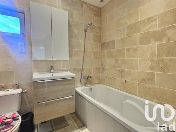 Maison traditionnelle 5 pièces de 165 m² à Saint-Martin-de-Crau (13310)