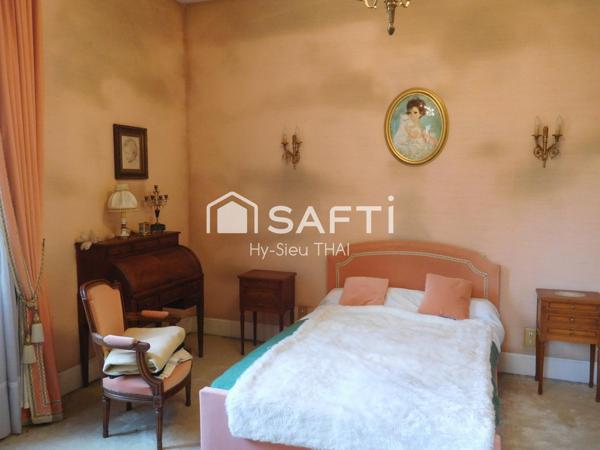 Maison Bourgeoise de Ville, 137 m2 habitables, 7 pièces, 3 niveaux,