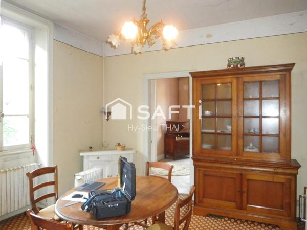 Maison Bourgeoise de Ville, 137 m2 habitables, 7 pièces, 3 niveaux,