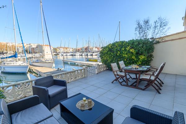 MARINA DE PLAIN-PIED - TYPE 4 plus cabine avec appontement et 2 parkings