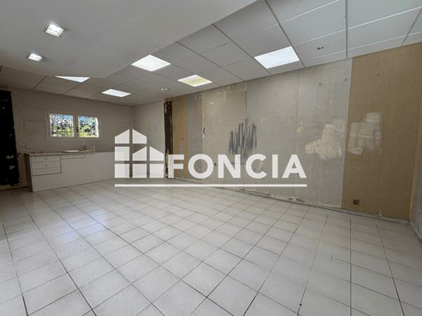 Location Local commercial 1 pièce 80 m² - Toulon 83200