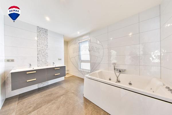 Maison 5 chambre(s) à vendre - Village-Neuf, Haut-Rhin - 68