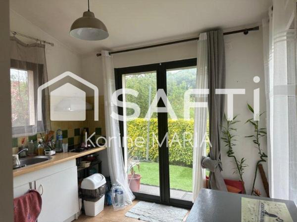 13400- Au pied du Garlaban - Propriété de 242 m2 sur terrain de 4 643 m2 avec dépendances, piscine et garage