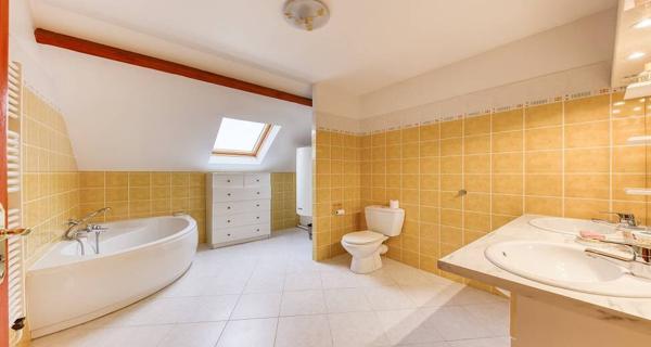 Maison Roissy En Brie 7 pièce(s) 121.5 m2