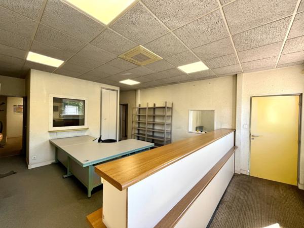 Autre
                                                                                                                                                                                                                                                                                                                                                                                                                                                                                                                                                                500  m²