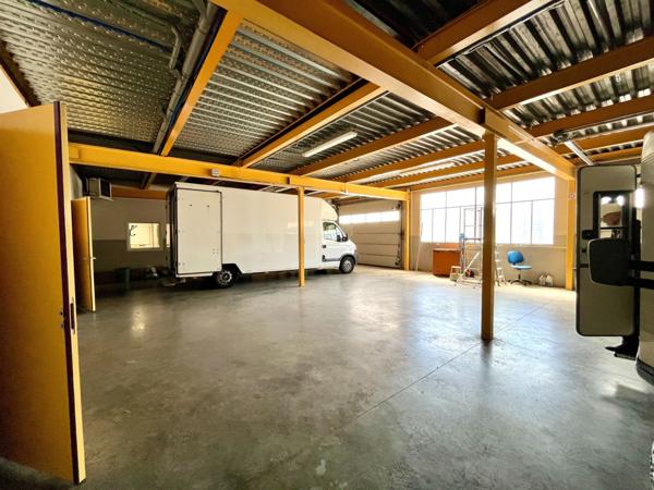 Autre
                                                                                                                                                                                                                                                                                                                                                                                                                                                                                                                                                                500  m²