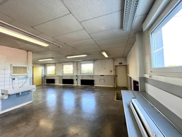 Autre
                                                                                                                                                                                                                                                                                                                                                                                                                                                                                                                                                                500  m²