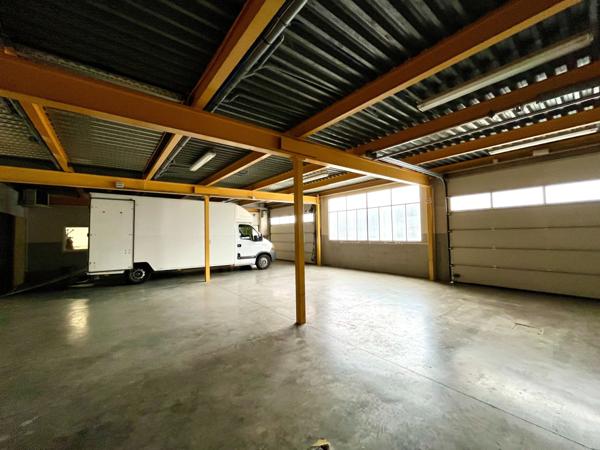 Autre
                                                                                                                                                                                                                                                                                                                                                                                                                                                                                                                                                                500  m²