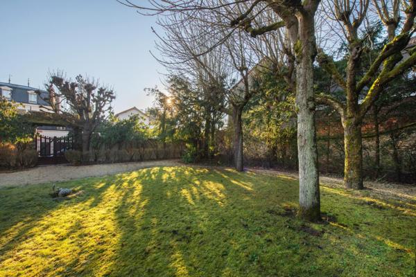 Terrain constructible très au calme 401m² (possibilité d'achat de 700 ou 1300 m²)