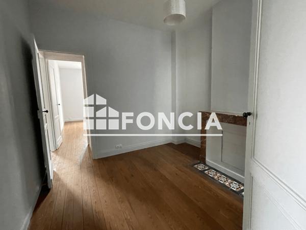 Location Appartement 3 pièces 77.45 m² - 38 RUE MINVIELLE Bordeaux 33000