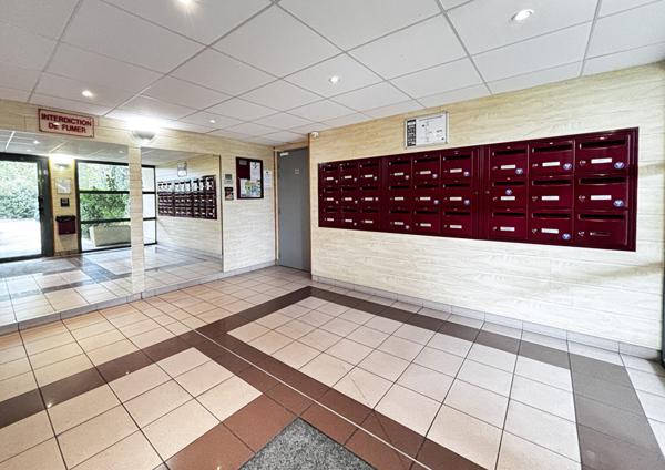 Appartement T2 avec terrasse et parking, idéal investissement locatif à Montauban