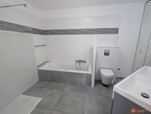 Villa rénovée avec piscine proche du canal et des remparts