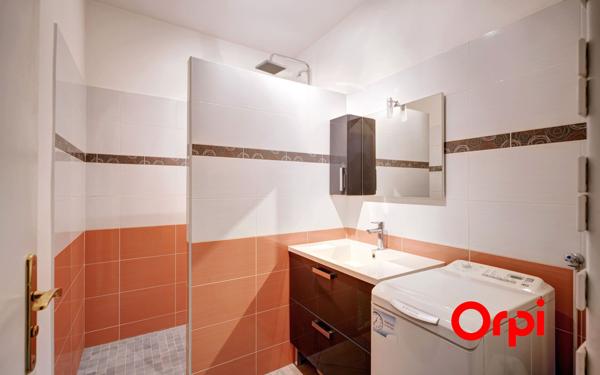 Appartement à vendre    3 pièces • 73,18 m2 Lyon 2