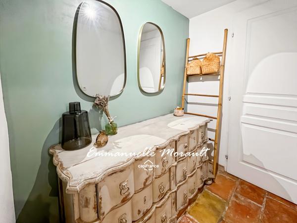 Authentique bergerie rénovée à vendre, 7 pièces, BAGNOLS EN FORET (83)