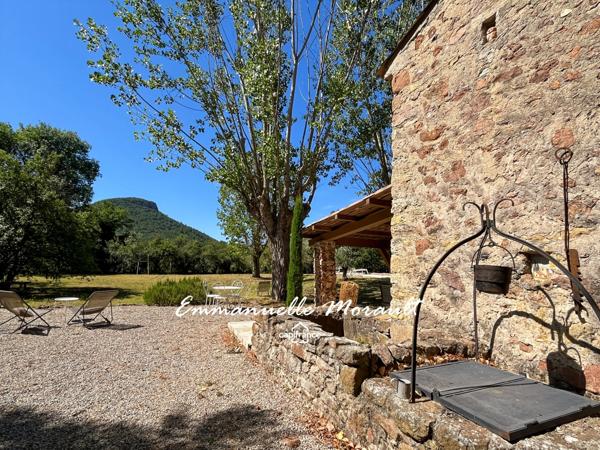 Authentique bergerie rénovée à vendre, 7 pièces, BAGNOLS EN FORET (83)