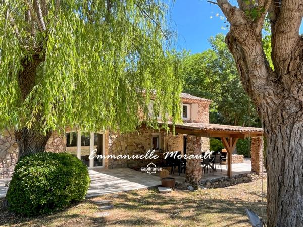 Authentique bergerie rénovée à vendre, 7 pièces, BAGNOLS EN FORET (83)