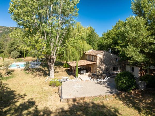 Authentique bergerie rénovée à vendre, 7 pièces, BAGNOLS EN FORET (83)