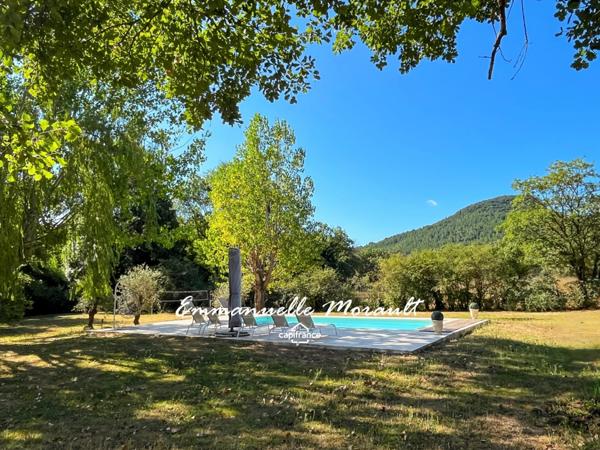 Authentique bergerie rénovée à vendre, 7 pièces, BAGNOLS EN FORET (83)