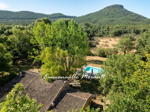 Authentique bergerie rénovée à vendre, 7 pièces, BAGNOLS EN FORET (83)