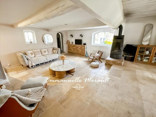 Authentique bergerie rénovée à vendre, 7 pièces, BAGNOLS EN FORET (83)