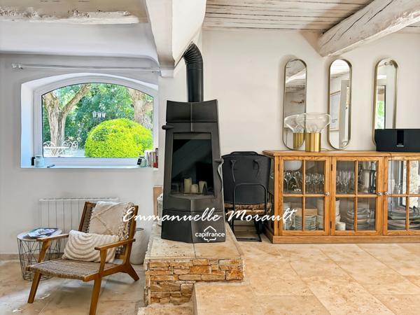 Authentique bergerie rénovée à vendre, 7 pièces, BAGNOLS EN FORET (83)