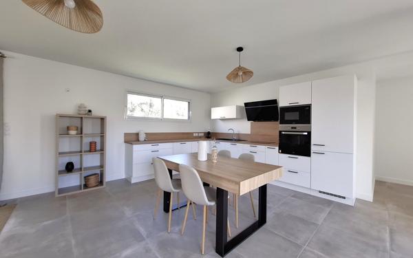 Maison à vendre    5 pièces •  Les Mathes