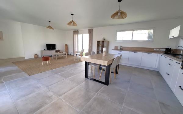 Maison à vendre    5 pièces •  Les Mathes