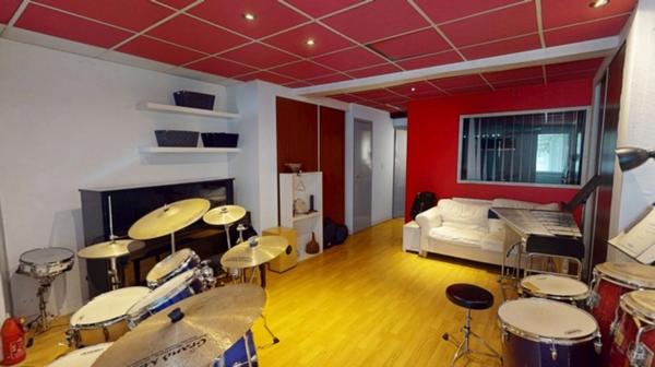 Maison de caractère en hypercentre avec terrasse, cour privative et nombreuses possibilités d'aménagement