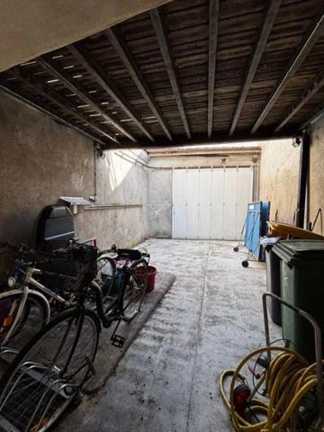 Maison de caractère en hypercentre avec terrasse, cour privative et nombreuses possibilités d'aménagement