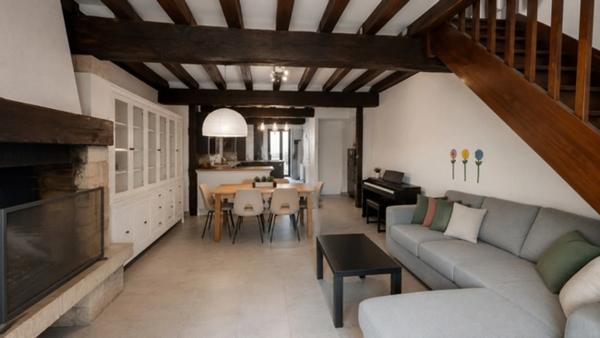 Maison de caractère en hypercentre avec terrasse, cour privative et nombreuses possibilités d'aménagement