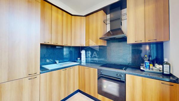 NICE - CARRÉ D'OR : A 100 MÈTRES DU FAMEUX HÔTEL NEGRESCO ,JOLI 2 PIÈCES AVEC BALCON PROCHE MER