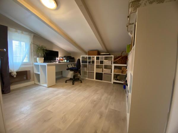 VILLA RÉCENTE 118 M2 AVEC PISCINE & STUDIO PROCHE PERNES ET MAZAN