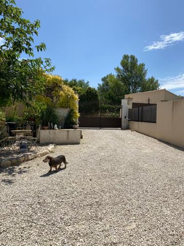 VILLA RÉCENTE 118 M2 AVEC PISCINE & STUDIO PROCHE PERNES ET MAZAN