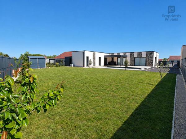 CHÂTEAUROUX, LA MARGOTIÈRE, Maison contemporaine de plain-pied, 5 chambres, bureau, piscine, DPE A