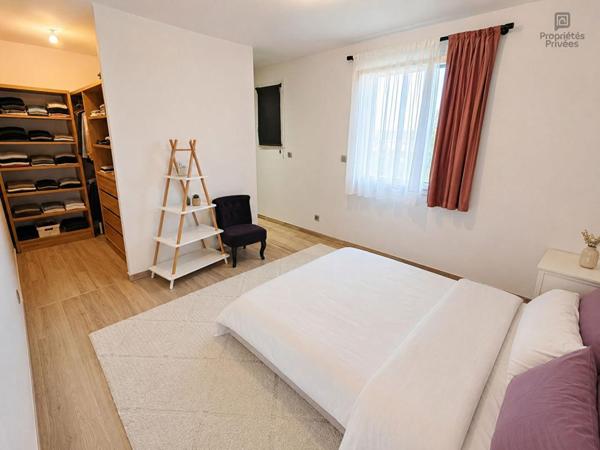 CHÂTEAUROUX, LA MARGOTIÈRE, Maison contemporaine de plain-pied, 5 chambres, bureau, piscine, DPE A